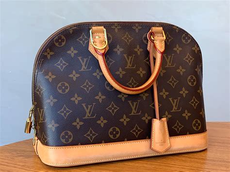 quanto custa uma bolsa louis vuitton em paris|Qual o lugar mais barato pra comprar uma bolsa .